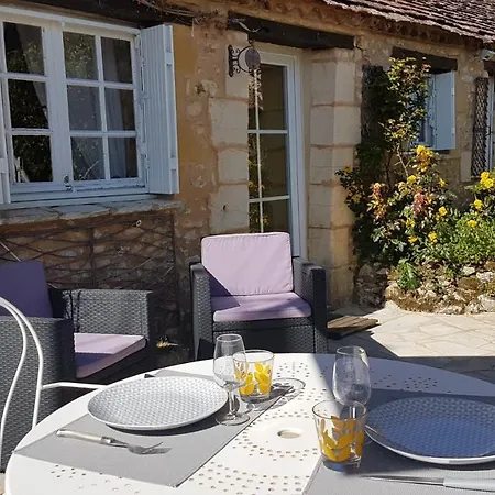 Le Clos Des Etoiles Gite Le Sarlat Apartmán *